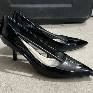 Cute little back short heels